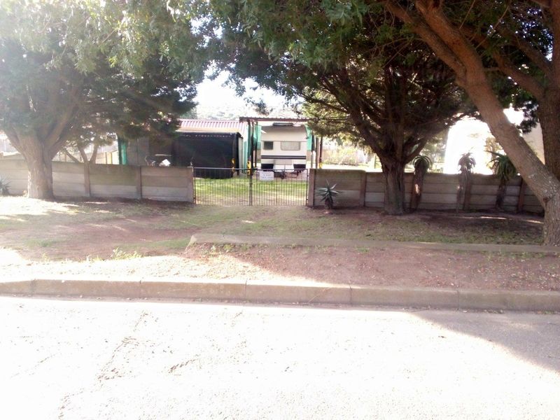 House For Sale in Albertinia - Photo 3