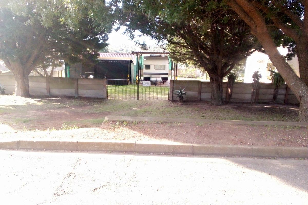 House For Sale in Albertinia - Photo 3