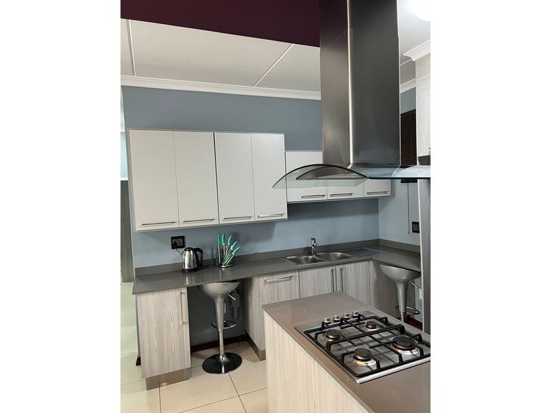 2 Bed 2bath apartment for rent in Carlswald - Photo 3