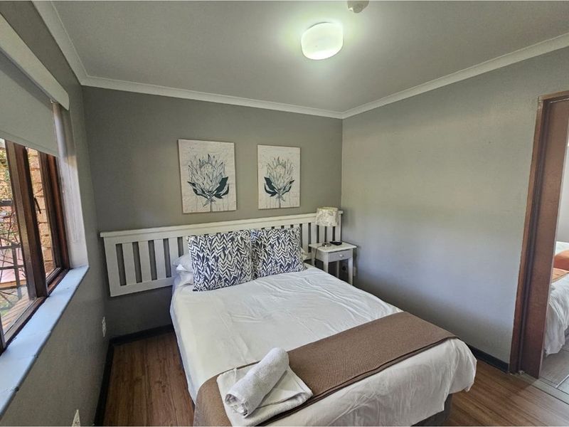 "Charming Oasis on Pinelake Dr Awaits You" - Photo 4