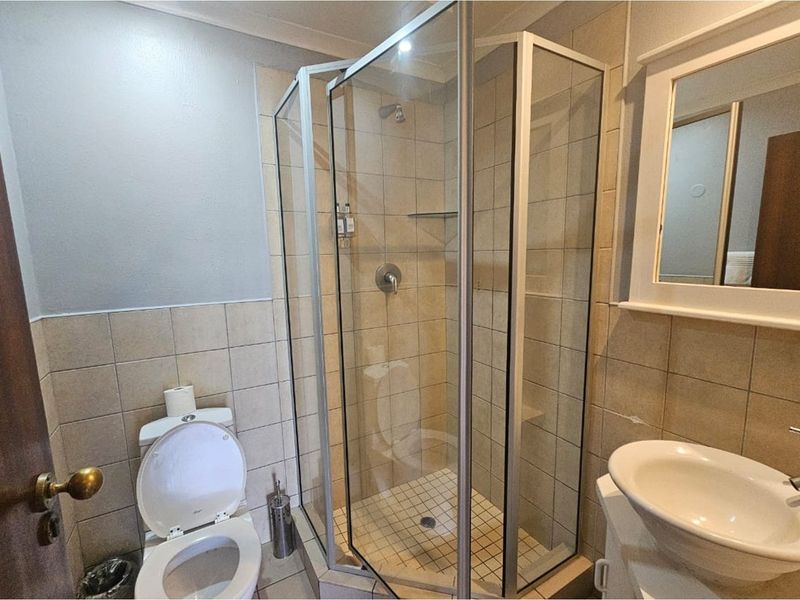 "Charming Oasis on Pinelake Dr Awaits You" - Photo 3