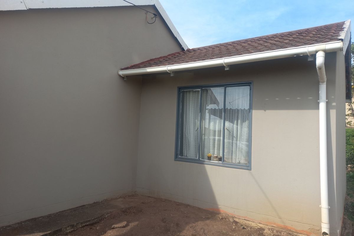 IMBALI UNIT 15 FAMILY HOUSE - Photo 2