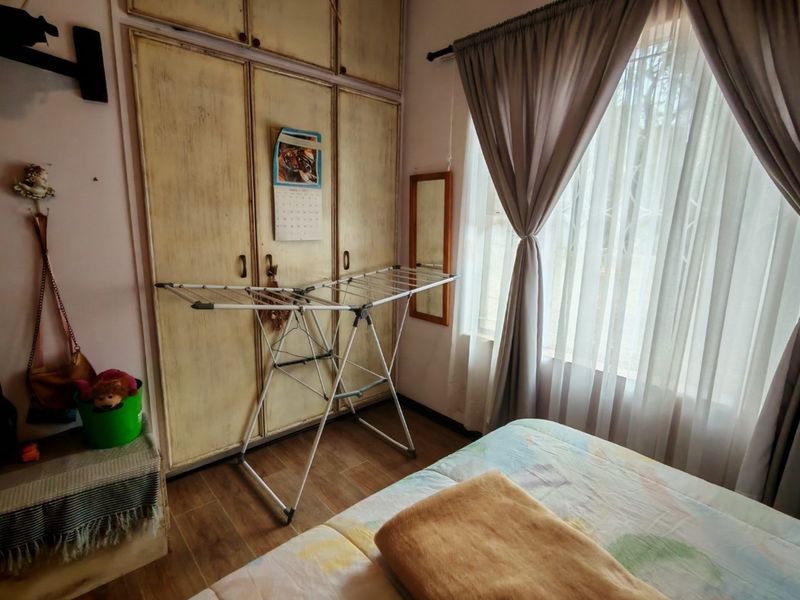 Spacious 460 square meter Family Home with Flatlet and Pool in Bela Bela - Photo 6