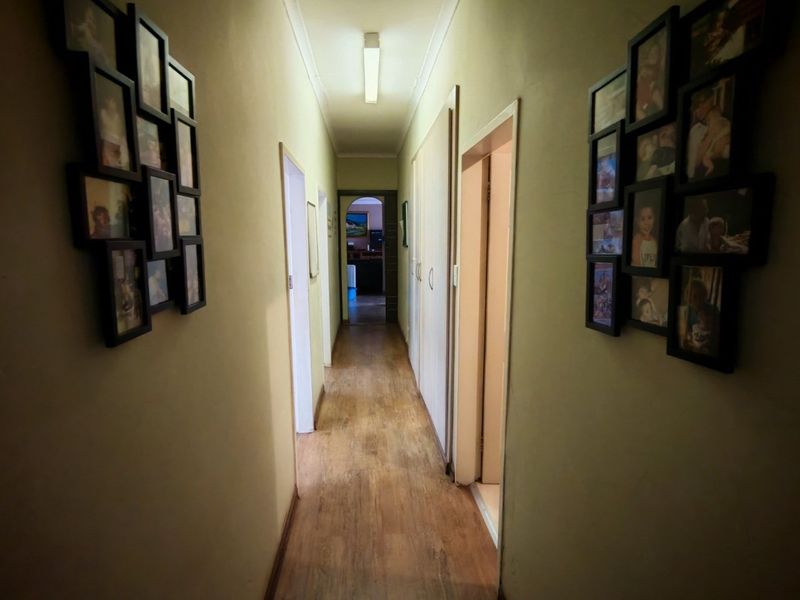 Spacious 460 square meter Family Home with Flatlet and Pool in Bela Bela - Photo 10