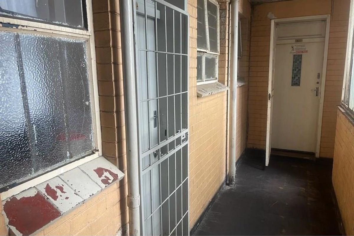 Cash-flowing Bachelor Apartment Up For Grabs!!! - Photo 5