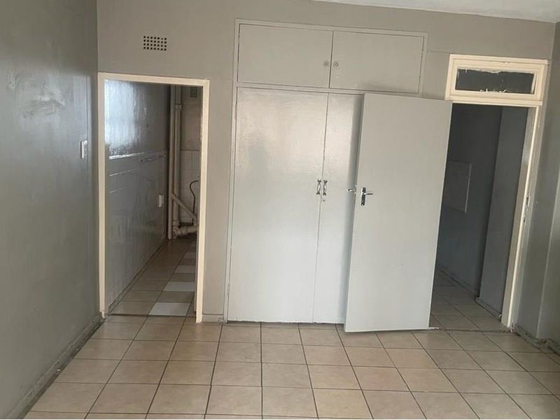 Cash-flowing Bachelor Apartment Up For Grabs!!! - Photo 9