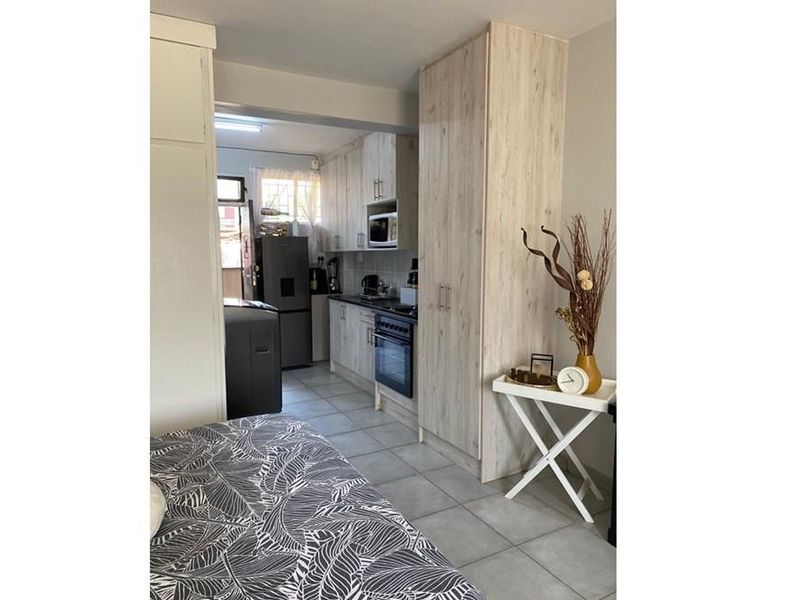 1 Bedroom apartment for sale in Sasolburg Central - Photo 2