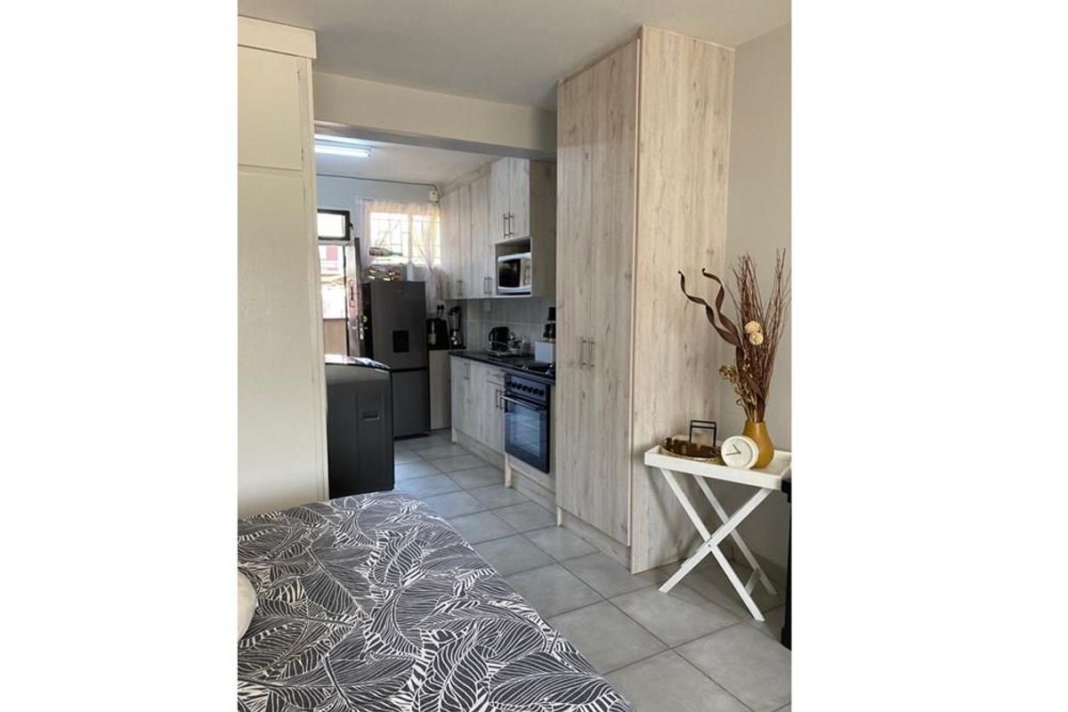 1 Bedroom apartment for sale in Sasolburg Central - Photo 2