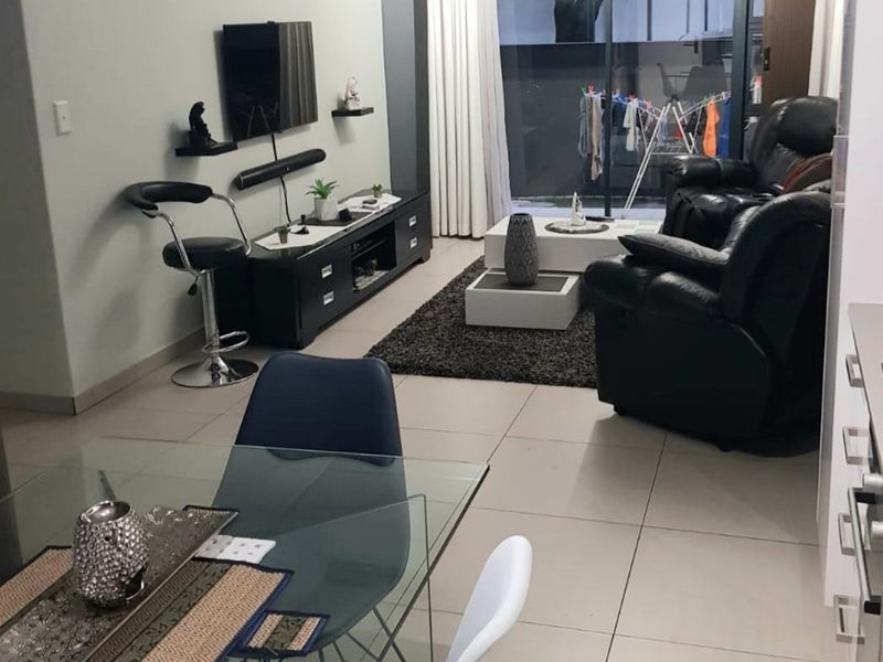 3-Bed, 2- Bath, Pool Grd-Fl Apartment, Northriding - Photo 6