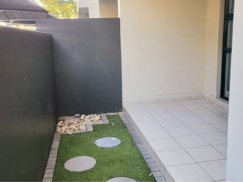 3-Bed, 2- Bath, Pool Grd-Fl Apartment, Northriding - Photo 4