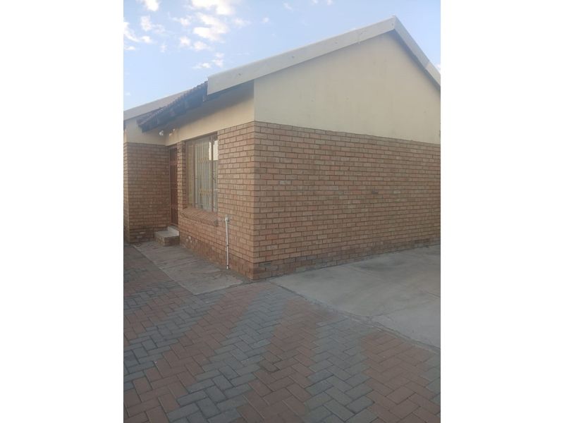 2 Bedroom House to rent in Madiba Park. - Photo 3