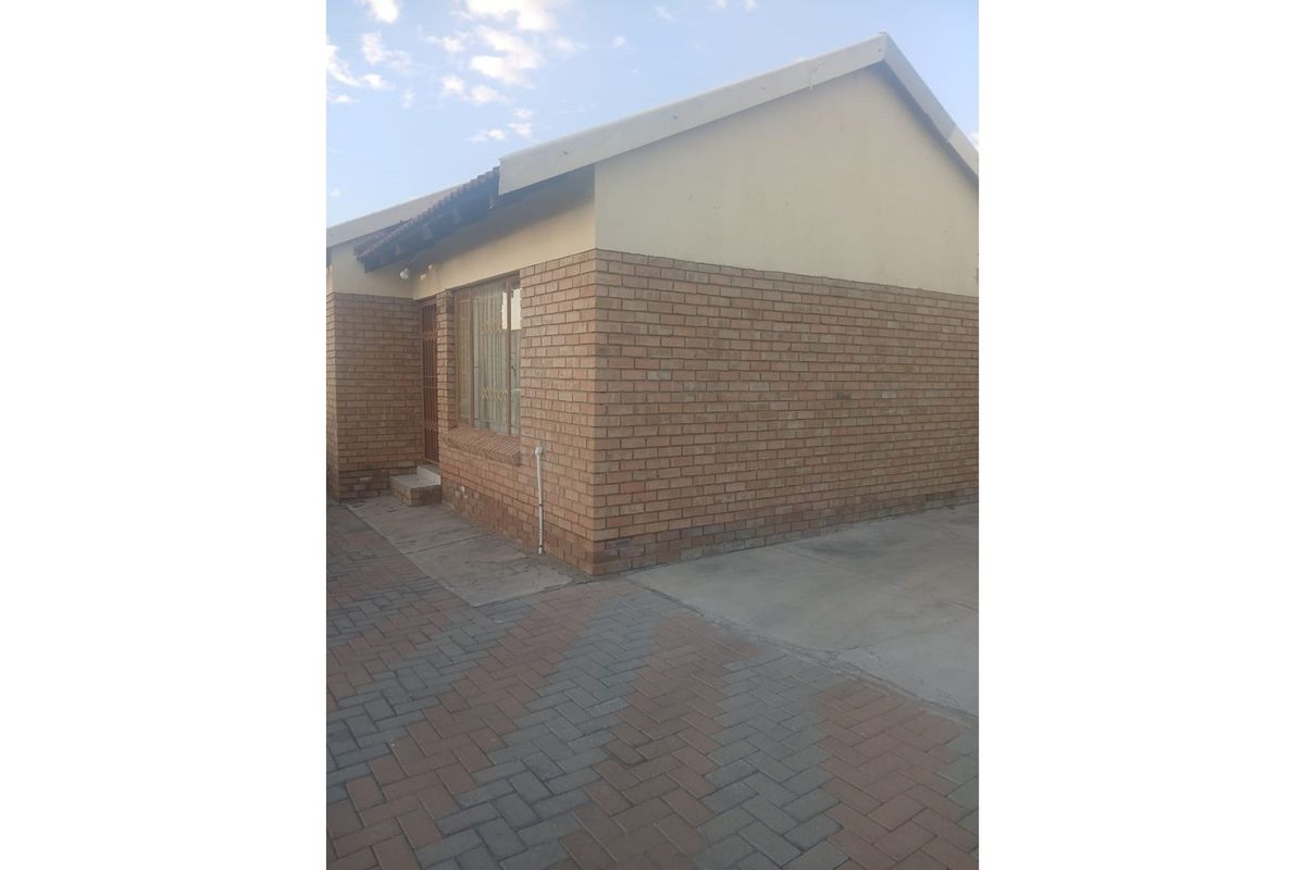 2 Bedroom House to rent in Madiba Park. - Photo 3