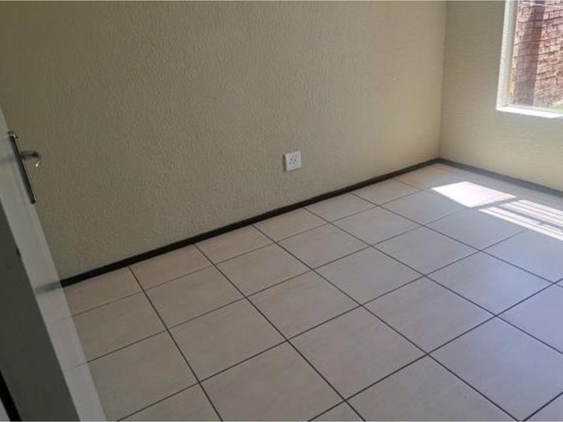 3 Bedroom,2 bath townhouse available for sale - Photo 10