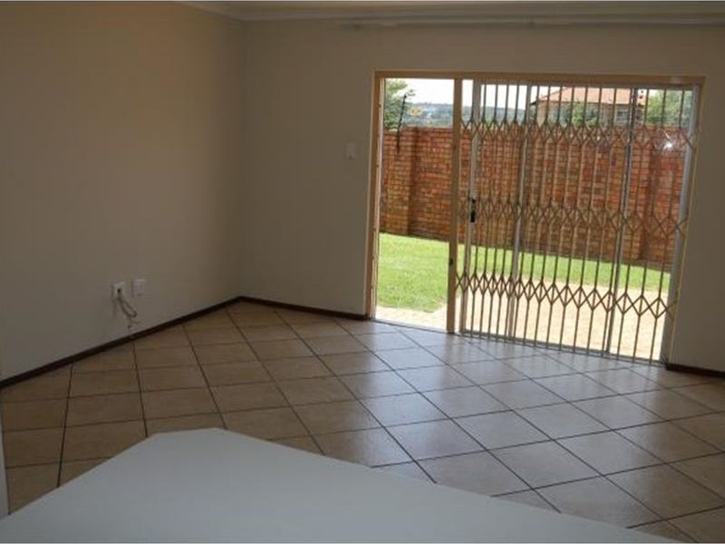 3 Bedroom,2 bath townhouse available for sale - Photo 7