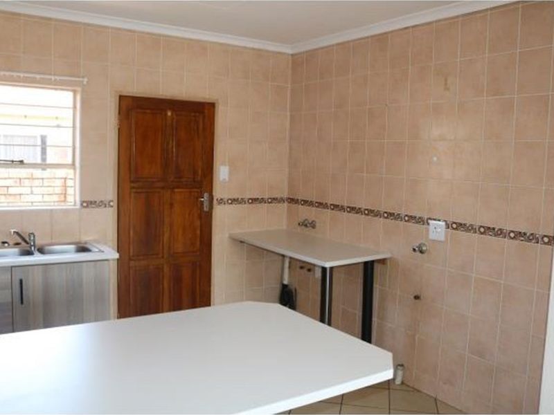 3 Bedroom,2 bath townhouse available for sale - Photo 2
