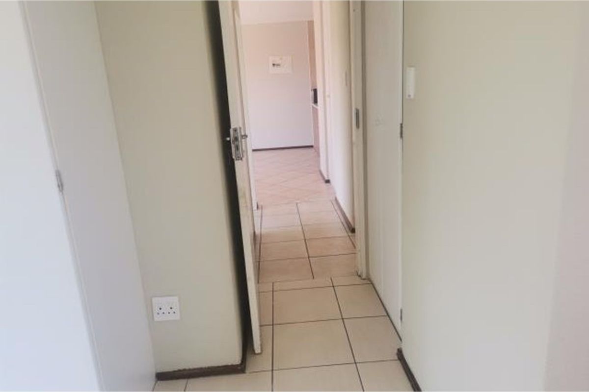 3 Bedroom,2 bath townhouse available for sale - Photo 4