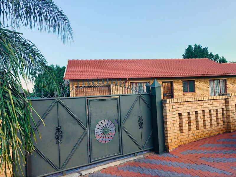 "Charming 3-Bed Oasis in South Africa for Sale" - Photo 6