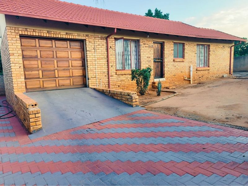 "Charming 3-Bed Oasis in South Africa for Sale" - Photo 3