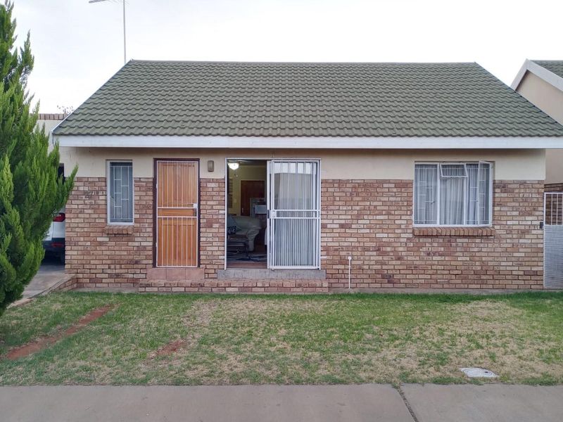 Excellent for first time buyers and investors alike. - Photo 1