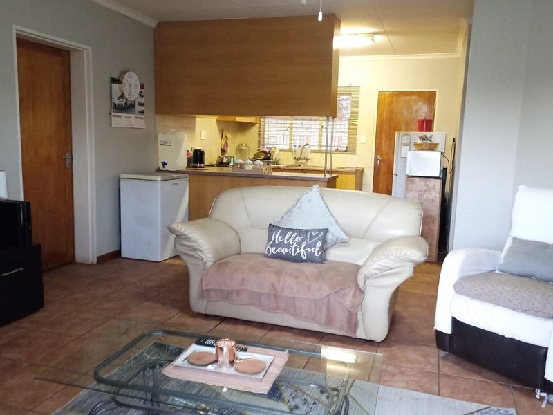 Excellent for first time buyers and investors alike. - Photo 5