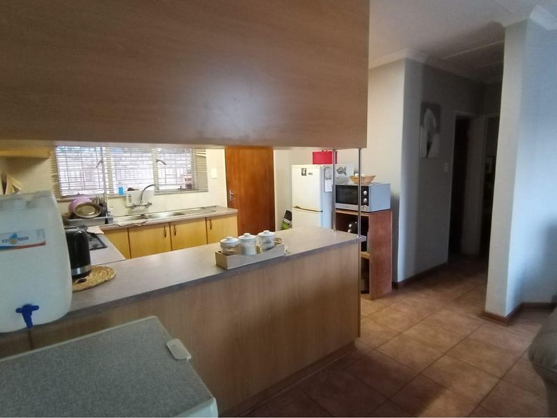 Excellent for first time buyers and investors alike. - Photo 6