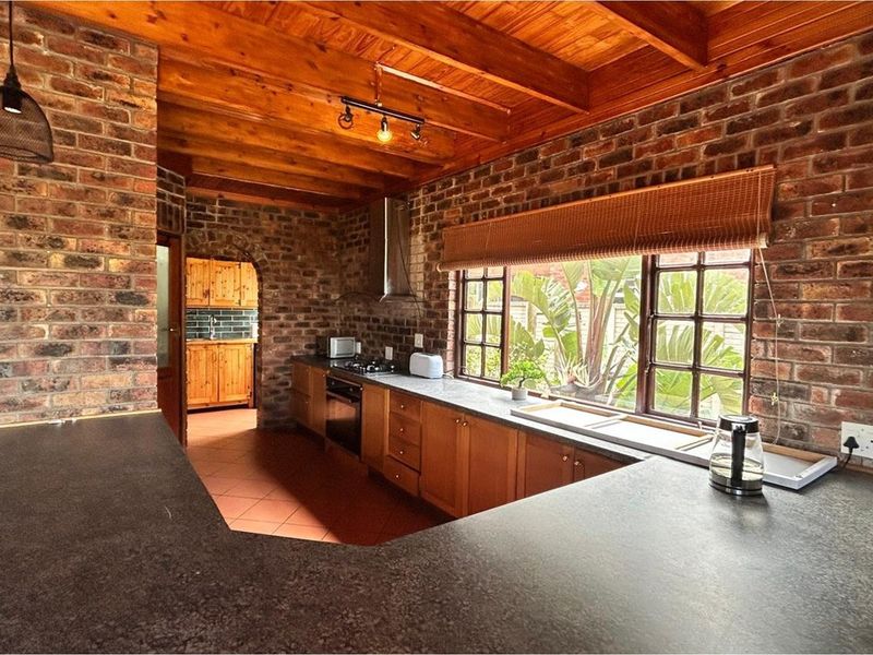 Discover Your Dream Home in Sunrise-on-Sea! - Photo 7