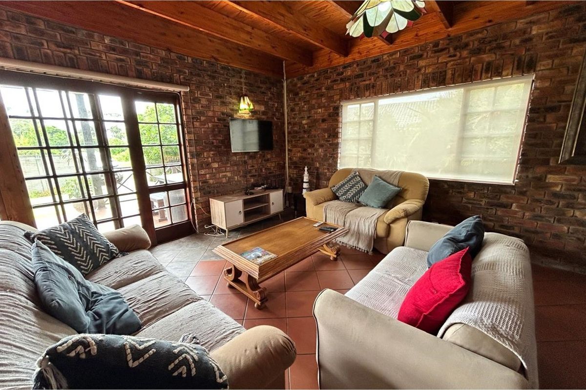 Discover Your Dream Home in Sunrise-on-Sea! - Photo 4