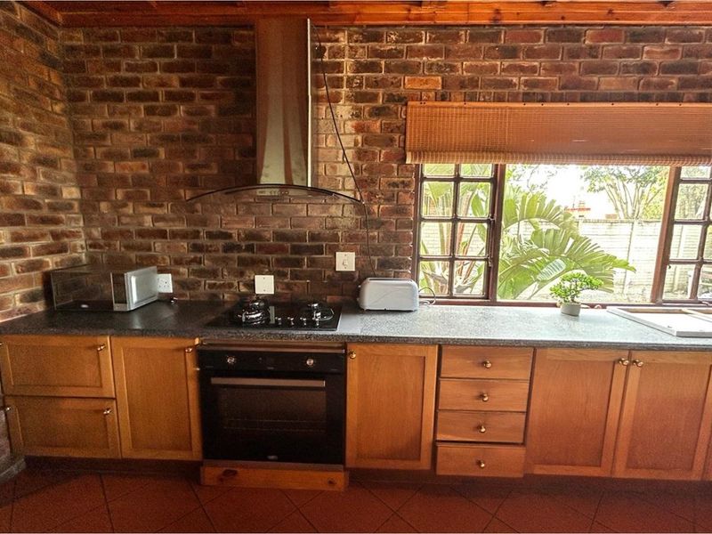 Discover Your Dream Home in Sunrise-on-Sea! - Photo 8