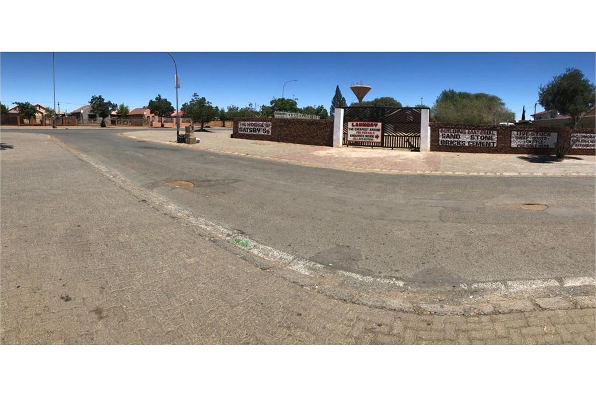 Prime 880m2 Vacant Land - Build Your Dream Home - Photo 2