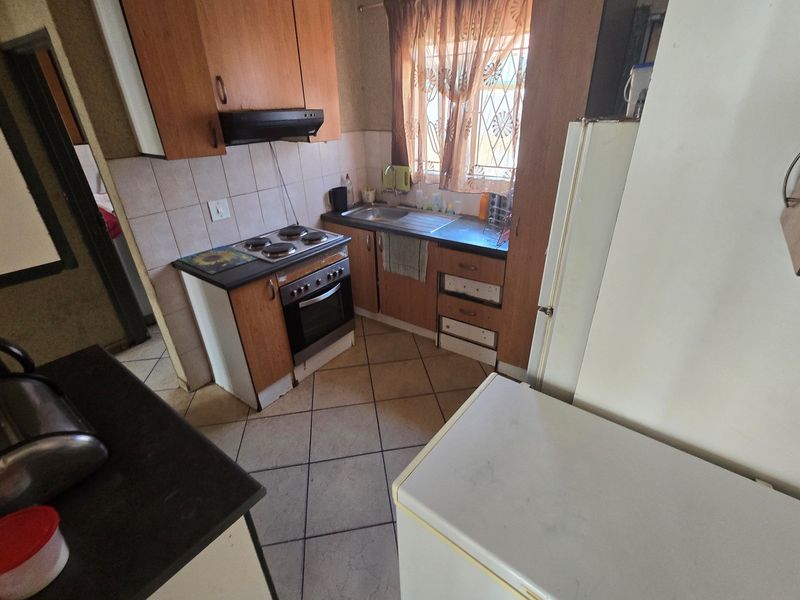 Fixer-Upper Opportunity. FOR SALE RIVERLEA EXT 3 - Photo 6