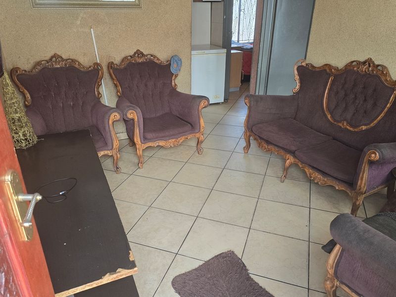 Fixer-Upper Opportunity. FOR SALE RIVERLEA EXT 3 - Photo 2