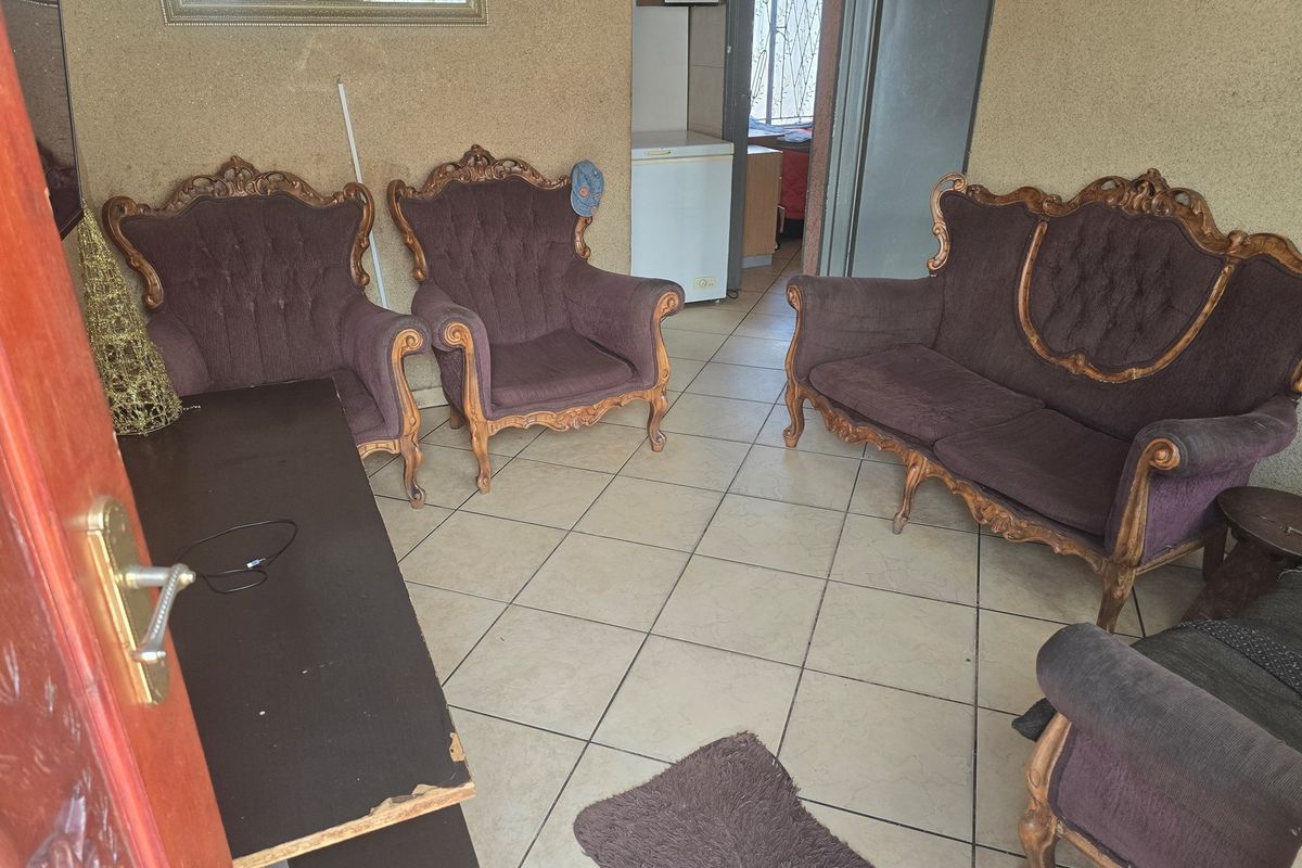 Fixer-Upper Opportunity. FOR SALE RIVERLEA EXT 3 - Photo 4