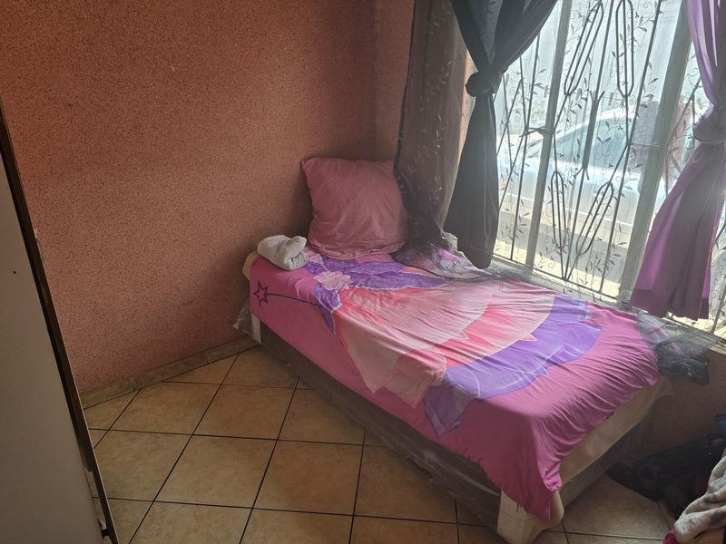 Fixer-Upper Opportunity. FOR SALE RIVERLEA EXT 3 - Photo 9