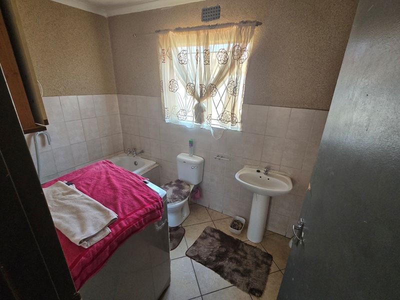 Fixer-Upper Opportunity. FOR SALE RIVERLEA EXT 3 - Photo 7