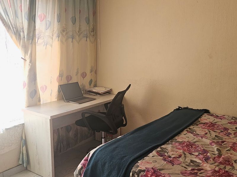 Spacious 2 Bedroom Apartment in Quiet, Well-Maintained Complex in Florida - Photo 10