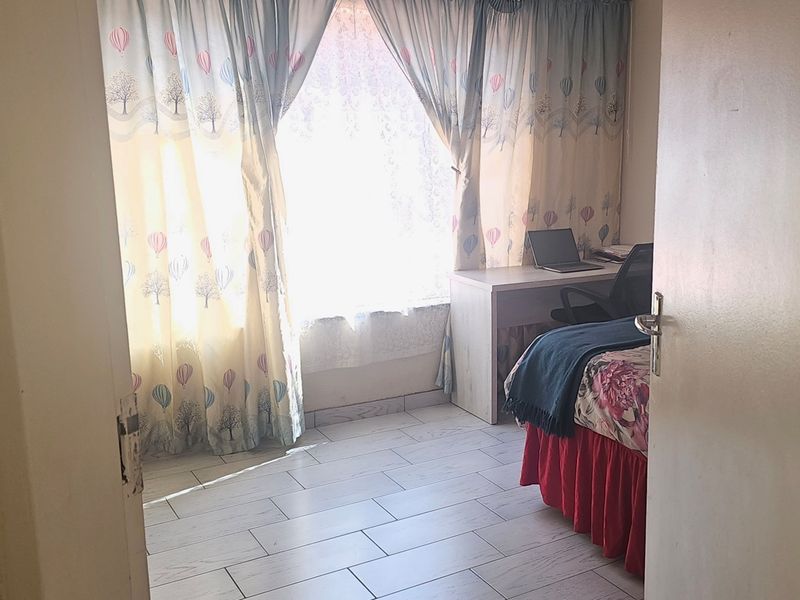 Spacious 2 Bedroom Apartment in Quiet, Well-Maintained Complex in Florida - Photo 7