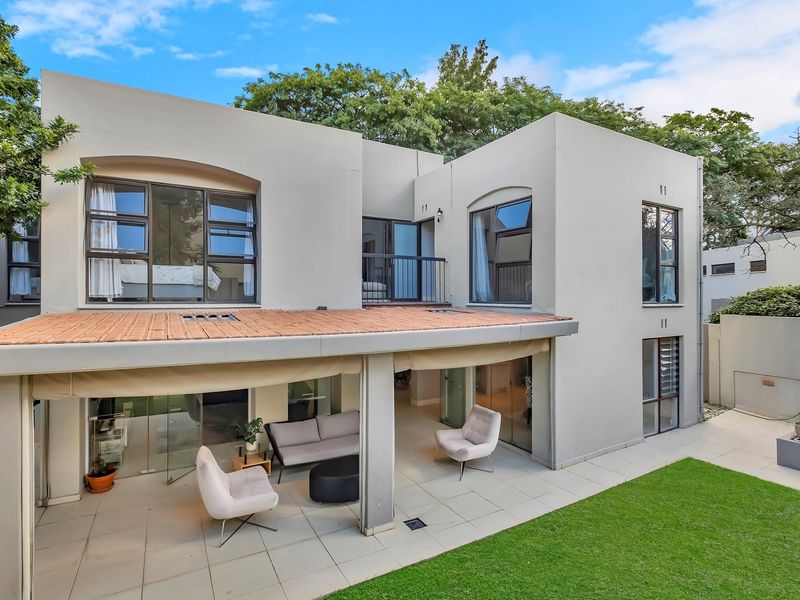 Contemporary Three Bedroom Duplex: A Modern Sanctuary - Photo 1