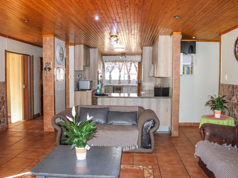 Move-In Ready Family Gem with Pool, Security & Space Galore! - Photo 3