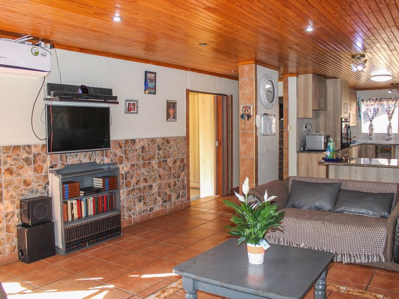 Move-In Ready Family Gem with Pool, Security & Space Galore! - Photo 10