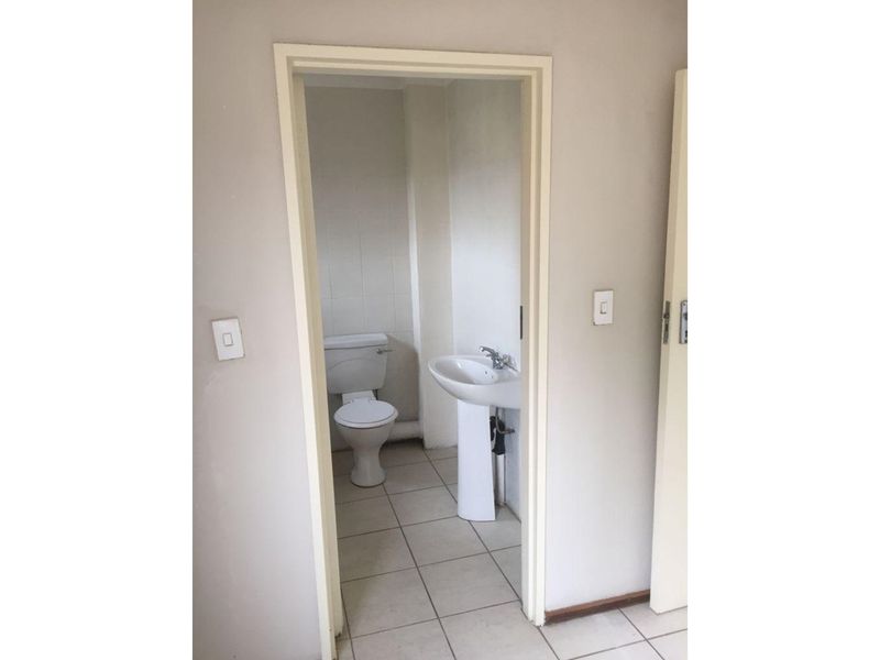 1-Bedroom, 1-Bathroom Apartment for Sale in Sandton - Photo 9