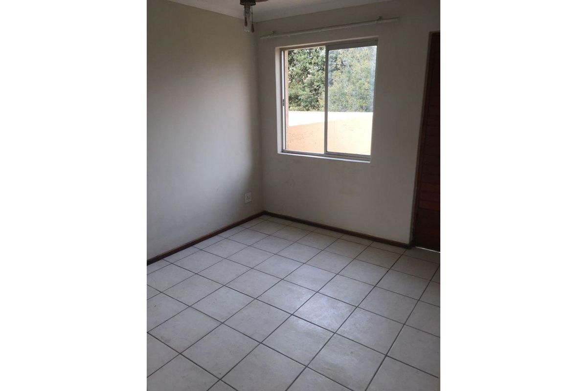 1-Bedroom, 1-Bathroom Apartment for Sale in Sandton - Photo 5