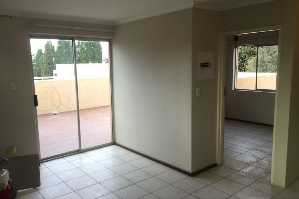 1-Bedroom, 1-Bathroom Apartment for Sale in Sandton - Photo 3