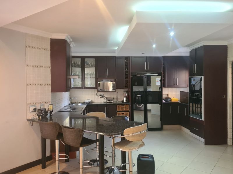 5 Bedroom 4 Baths for Sale in Savannah Estate,Midrand - Photo 4