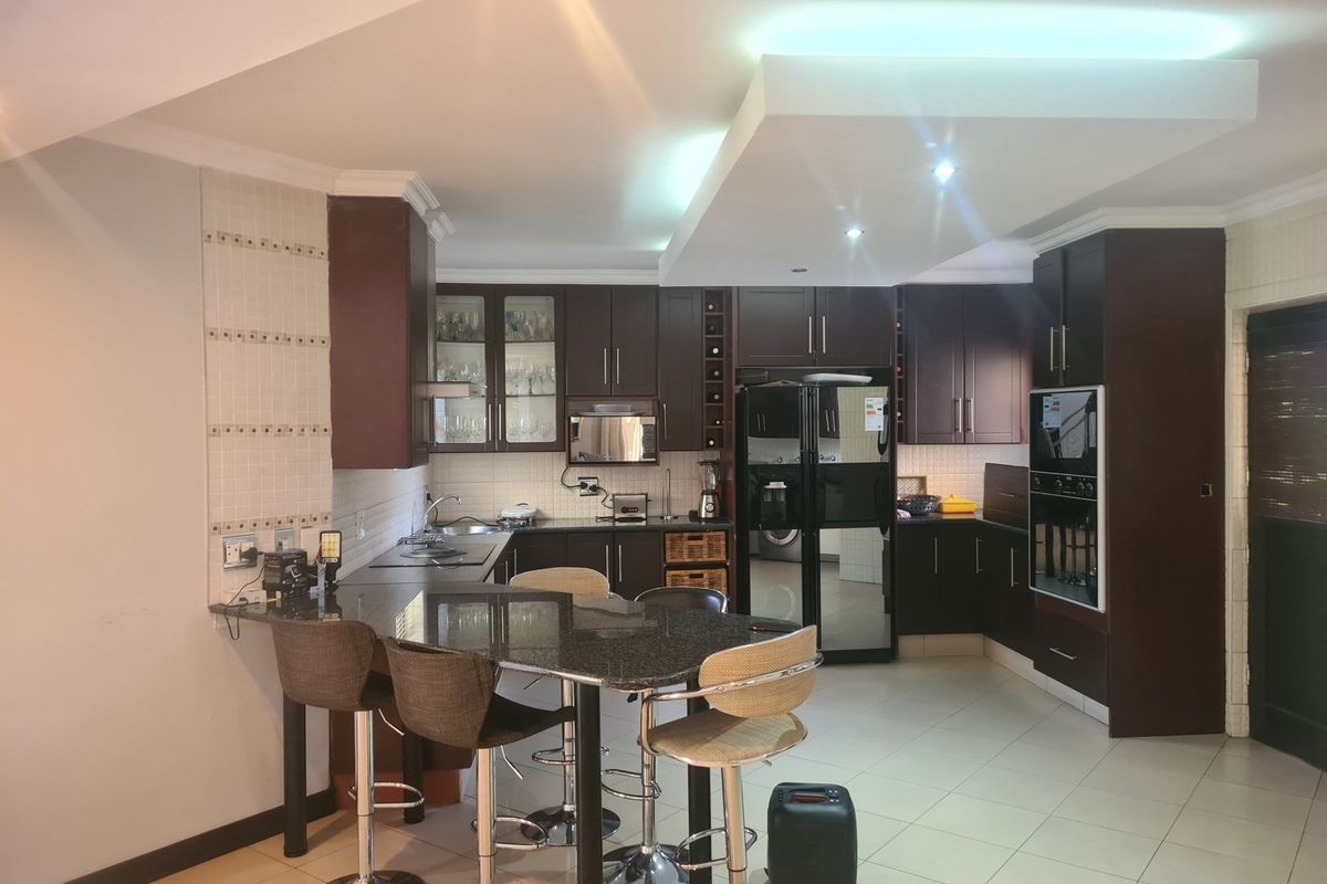 5 Bedroom 4 Baths for Sale in Savannah Estate,Midrand - Photo 4