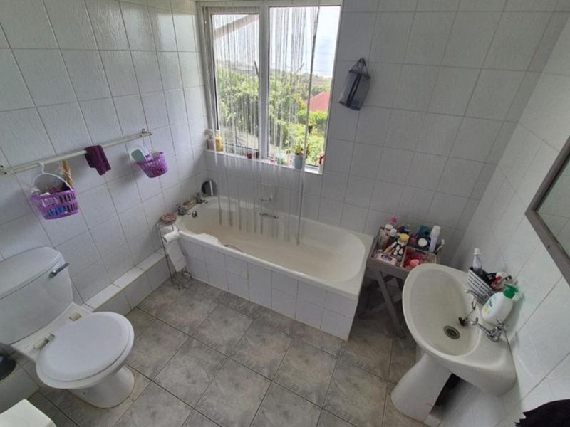 Spacious house blossoming life!!! - Photo 9