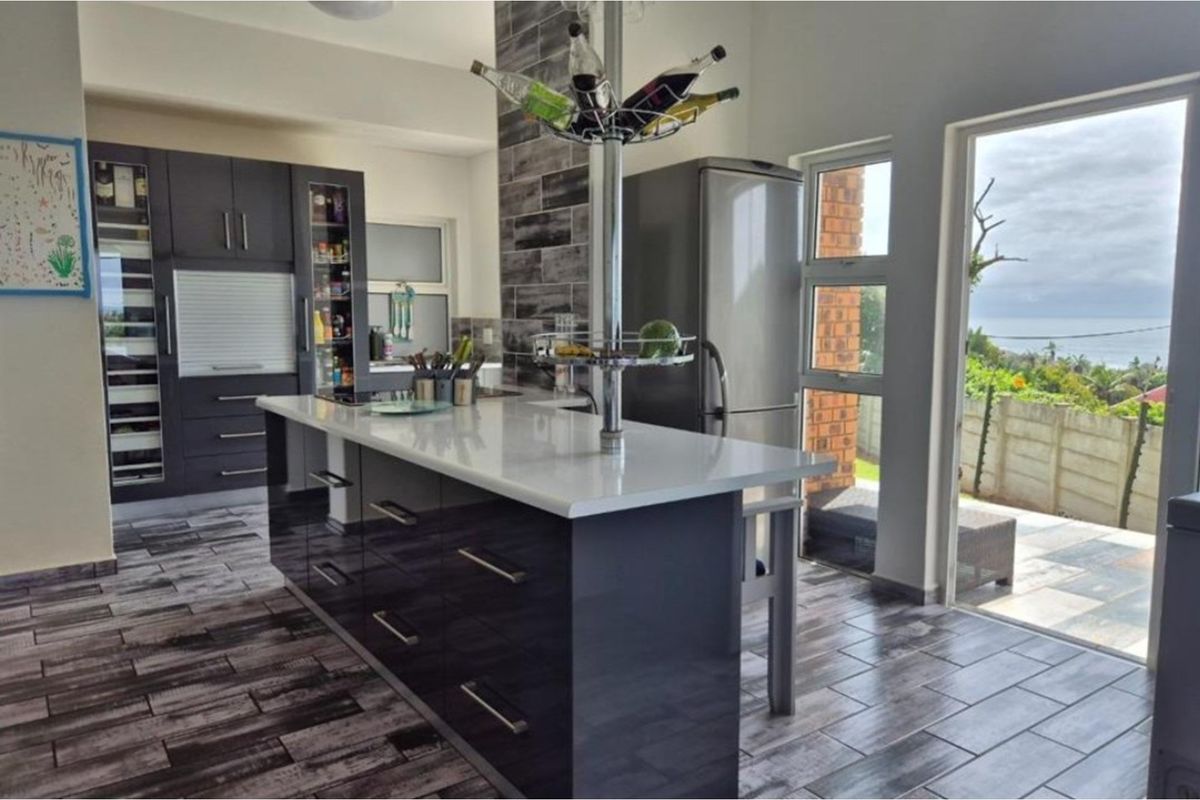 Spacious house blossoming life!!! - Photo 2