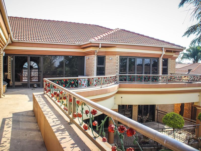 Triple Luxury Living - 3 Elegant Homes + Private Flat | Buy Together or Separately - Photo 3