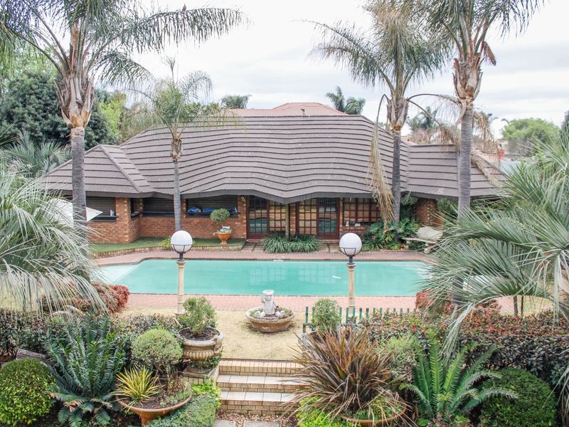 Triple Luxury Living - 3 Elegant Homes + Private Flat | Buy Together or Separately - Photo 1