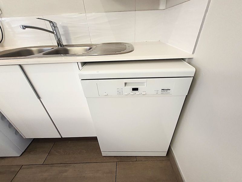 Beautiful 2 Bedroom Apartment For Sale (Fully Furnished) - Photo 6