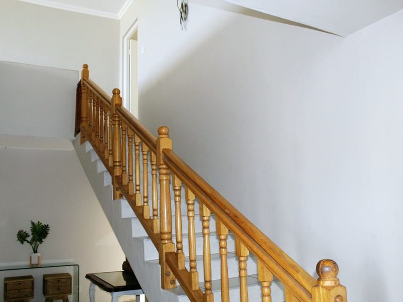 Modern 3-Bedroom Home with Sea Views, Pool and Entertainer’s Braai in Wavecrest, Jeffreys Bay - Photo 10